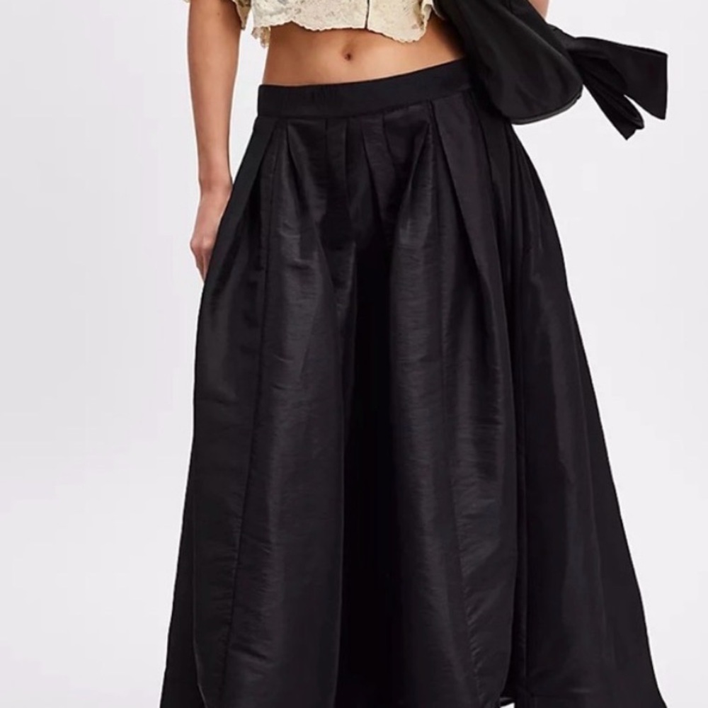 Free People Emilia Black Pleated Full Sheen Maxi Skirt - zipper. - Picture 3 of 10